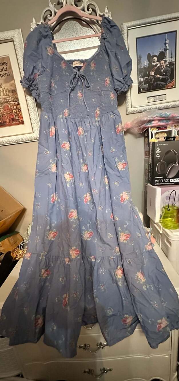 Universal Thread Maxi Dress Size XL Blue Floral Print Smocked Tiered